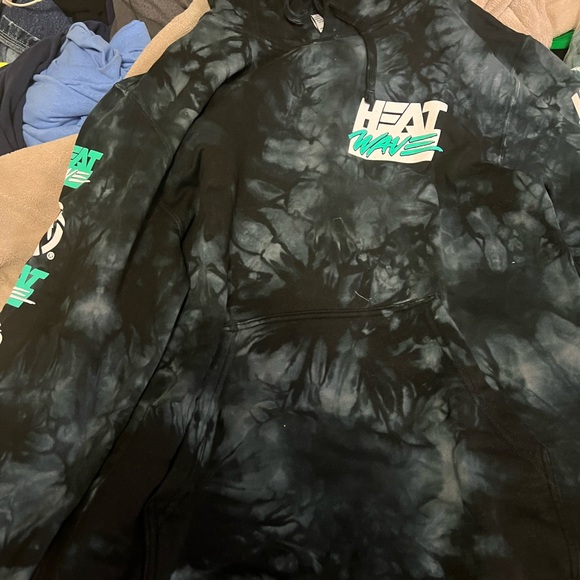 Men’s Heatwave Hoodie - Picture 2 of 6